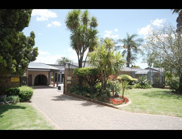 7 BEDROOM HOUSE FOR SALE IN SUNWARD PARK